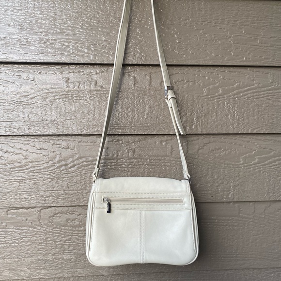 Aurielle Beige Leather Multi-Compartment Purse - Picture 3 of 16